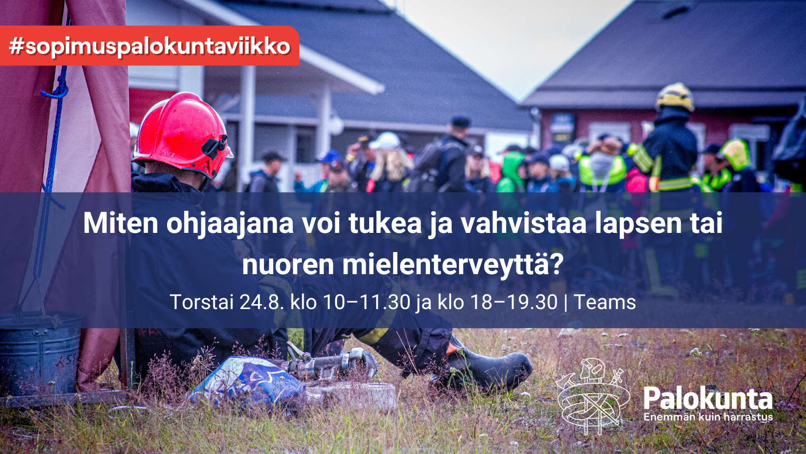 Palokuntanuori istuu maassa ja nojaa teltan seinään. Taustalla sumeana joukko muita nuoria.