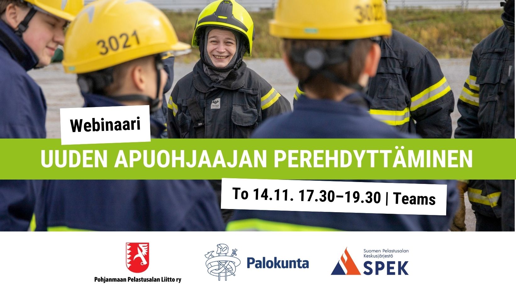 Kuvassa palokuntanuoria ja ohjaaja